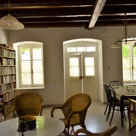Lovely Traditional Casa vacanze Ligourio